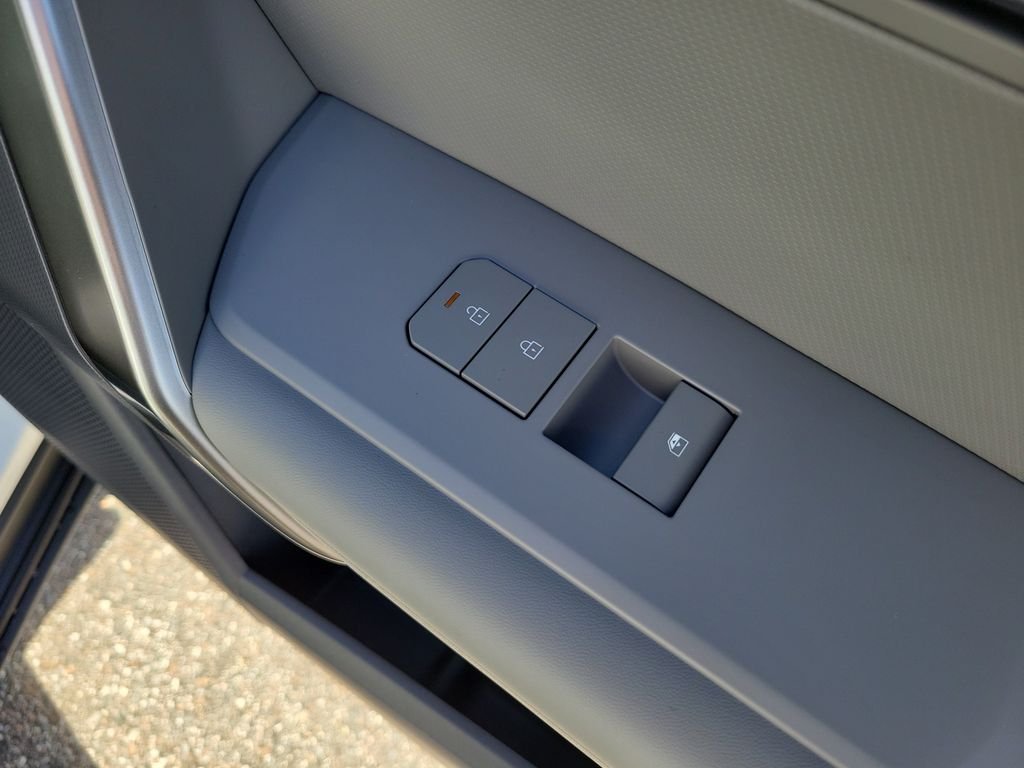 New 2027 Snow White Pearl Kia EX image 11