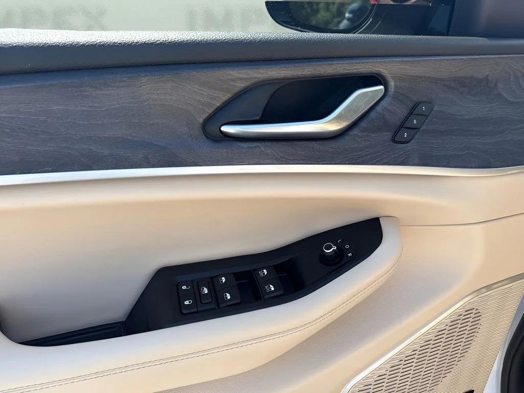 Used 2022 White Jeep Limited image 18
