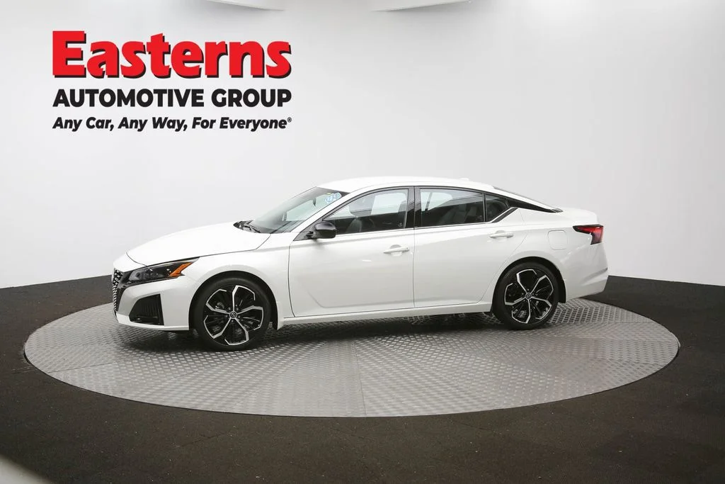 Used 2023 White Nissan 2.5 SR image 55
