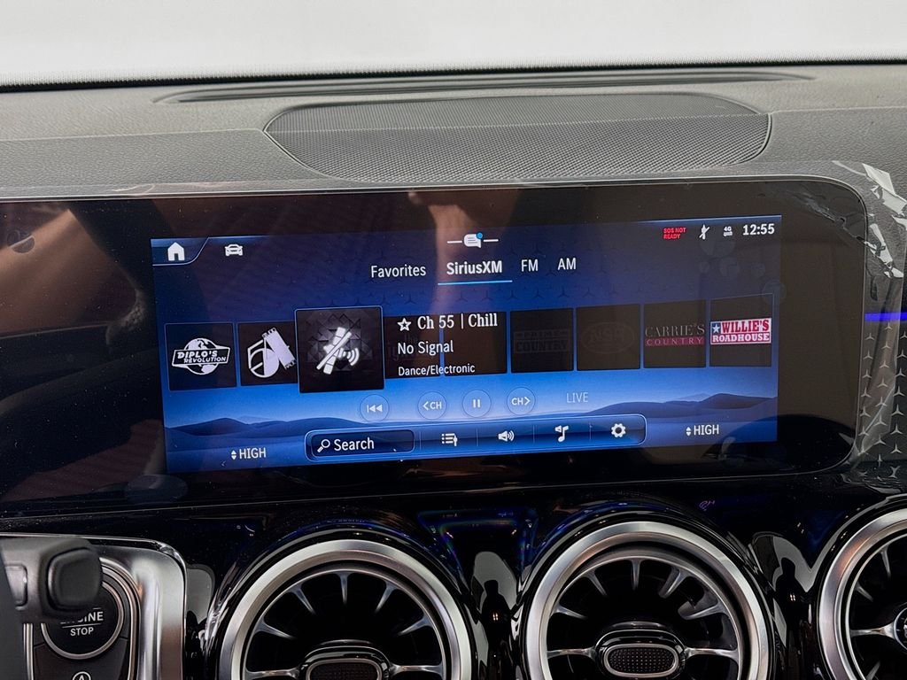 Used 2025 White Mercedes-Benz GLB 250 image 15