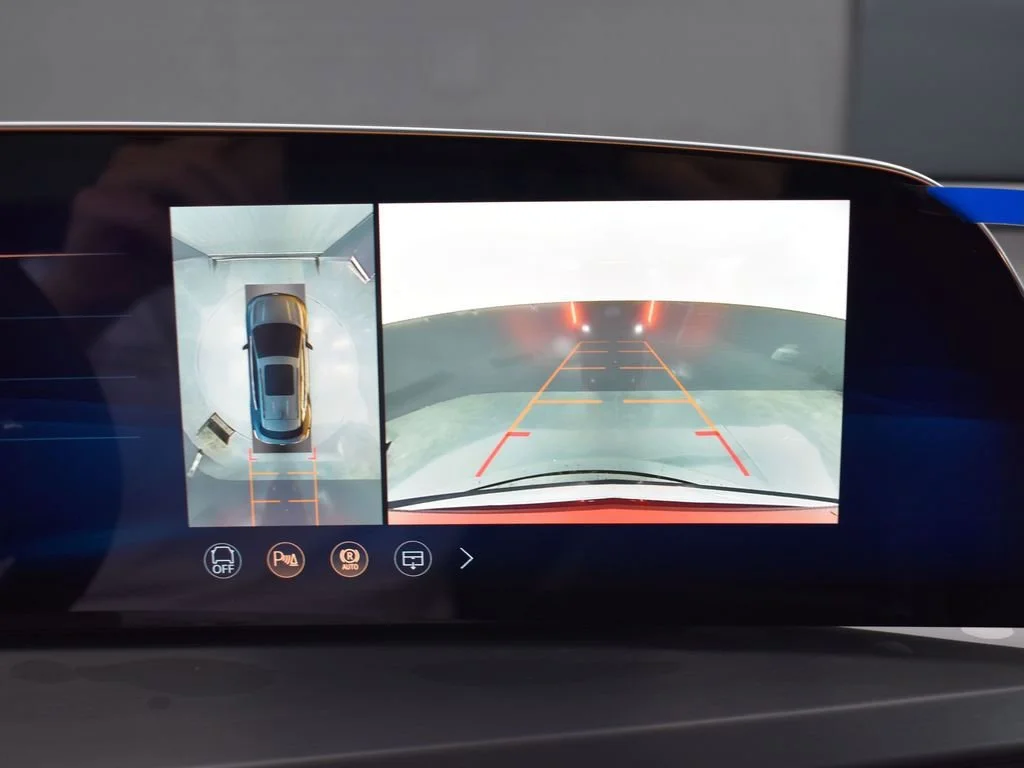 2026 Cadillac VISTIQ Sport - Photo 25