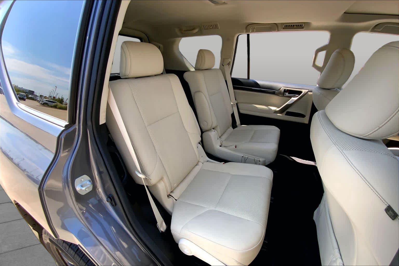 Used 2020 Nebula Gray Pearl Lexus Premium image 18