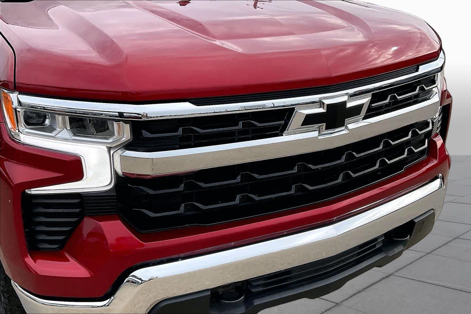 Used 2023 Radiant Red Tintcoat Chevrolet LT image 29