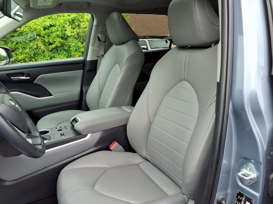 Used 2023 Moon Dust Toyota XLE image 16