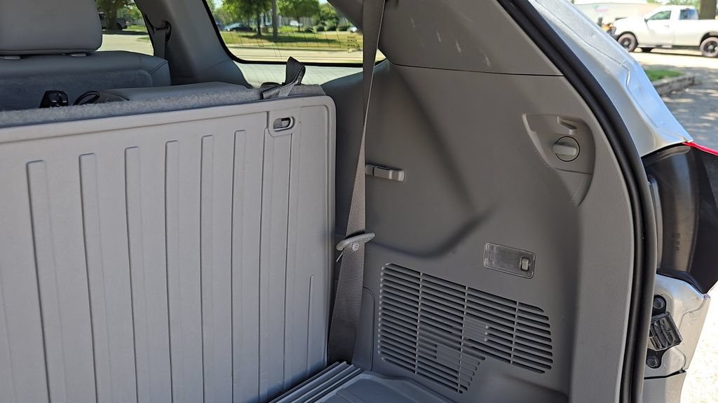 Used 2019 Celestial Silver Metallic Toyota SE image 31