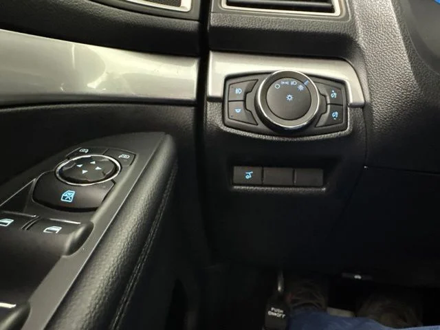 Used 2017 Ingot Silver Ford XLT image 18