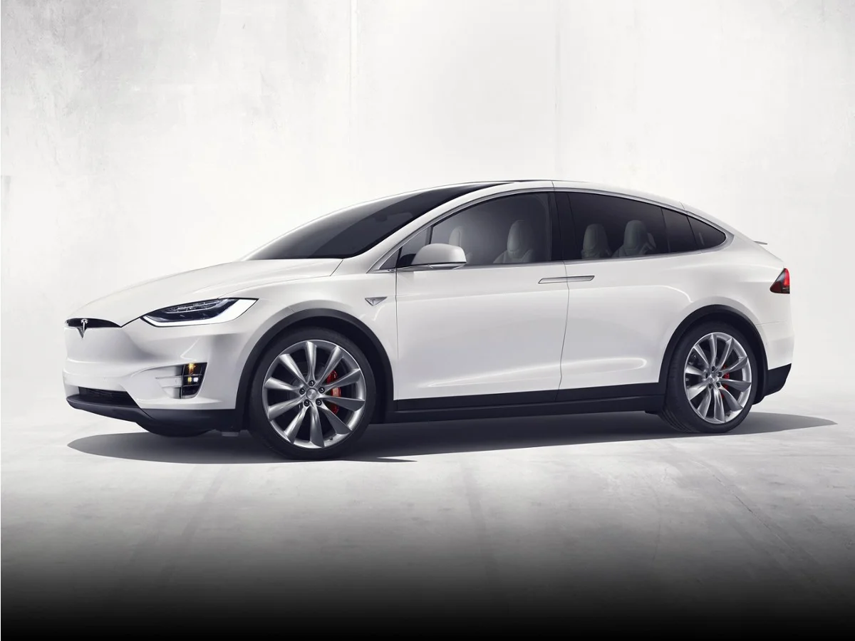 Used 2016 Red Tesla P90D image 1