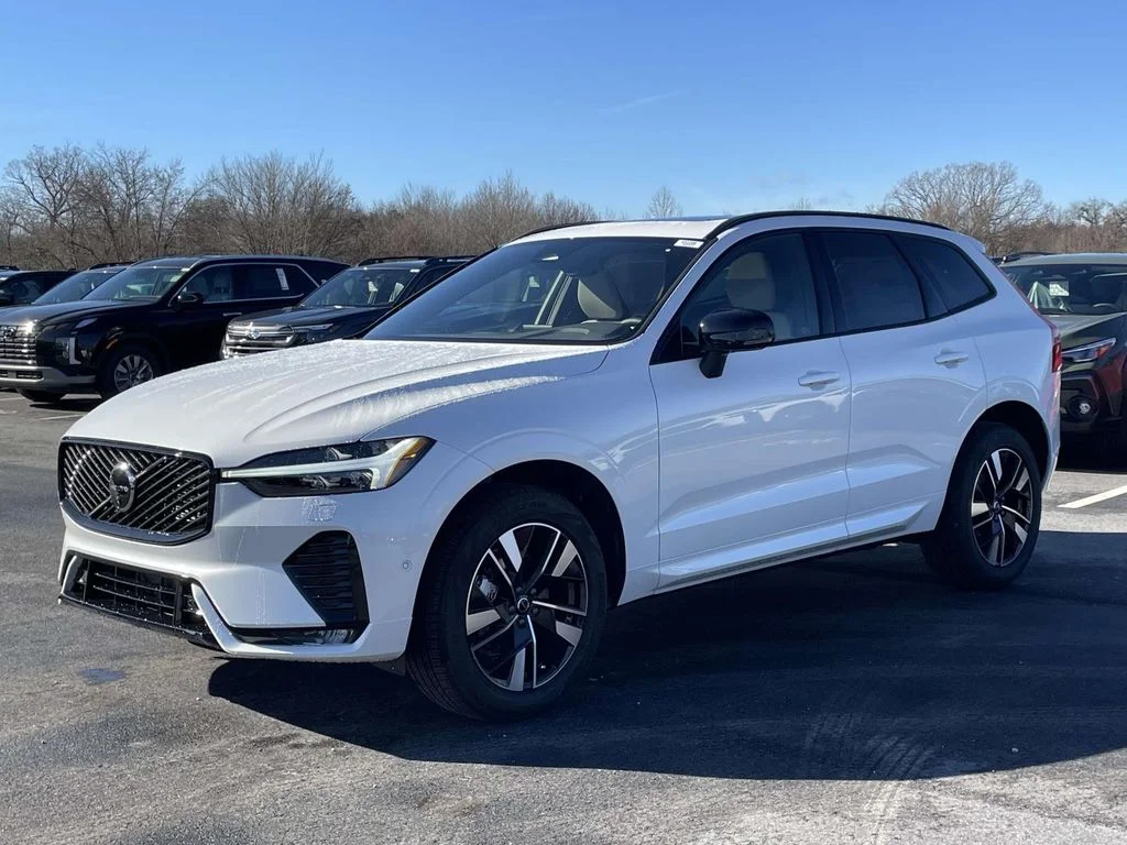 New 2026 Crystal White Volvo Plus image 23