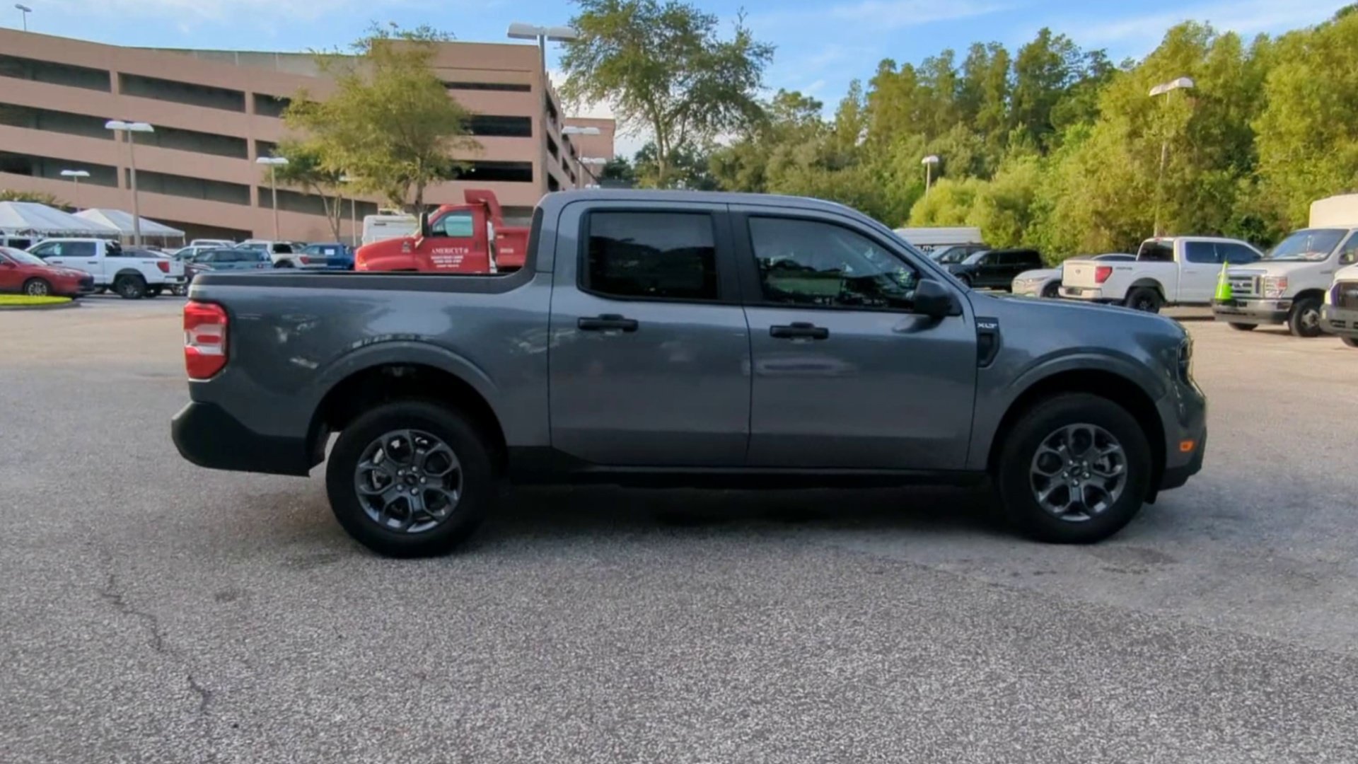 New 2026 Carbonized Gray Metallic Ford XLT image 29
