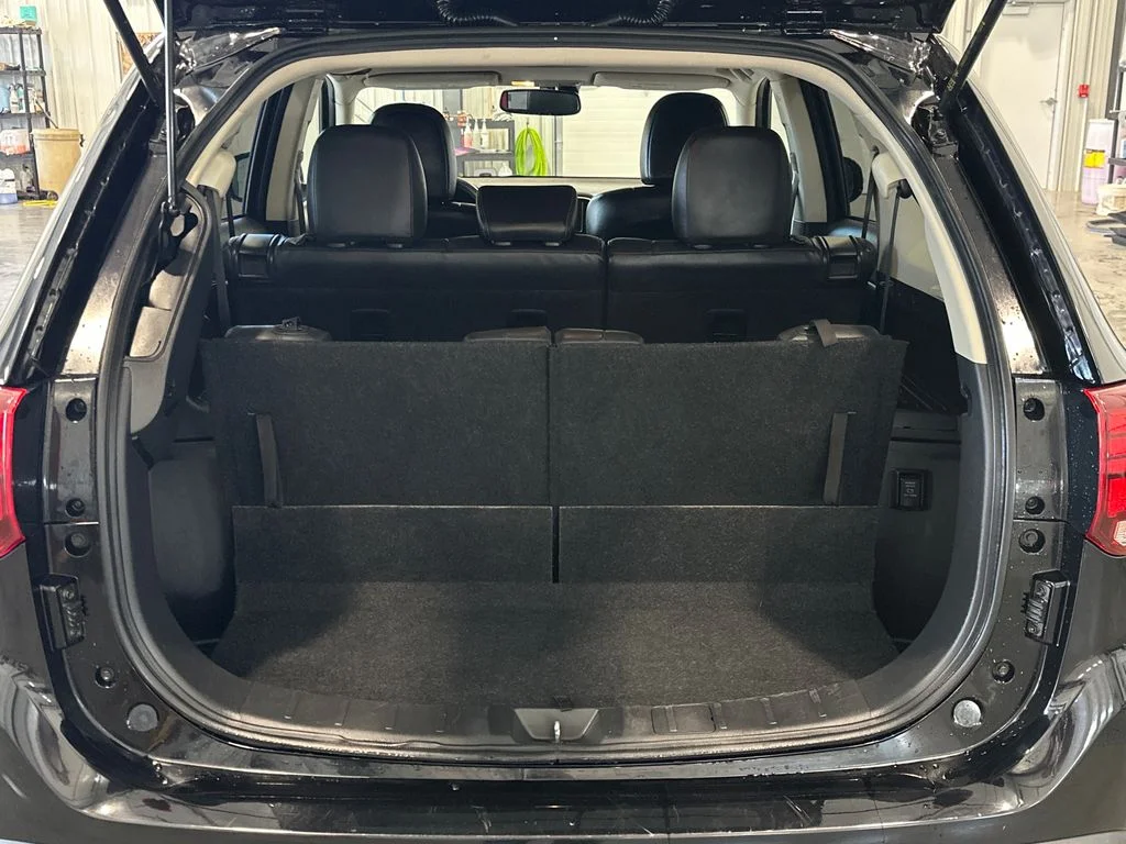 Used 2019 Black Mitsubishi ES image 29