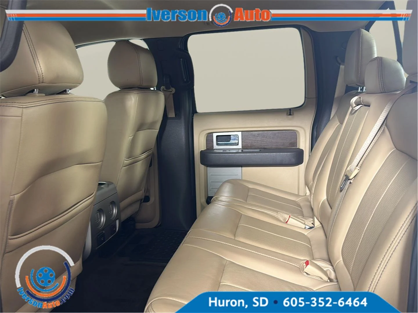Used 2013 Green Gem Metallic/Pale Adobe Metallic Ford Lariat image 24