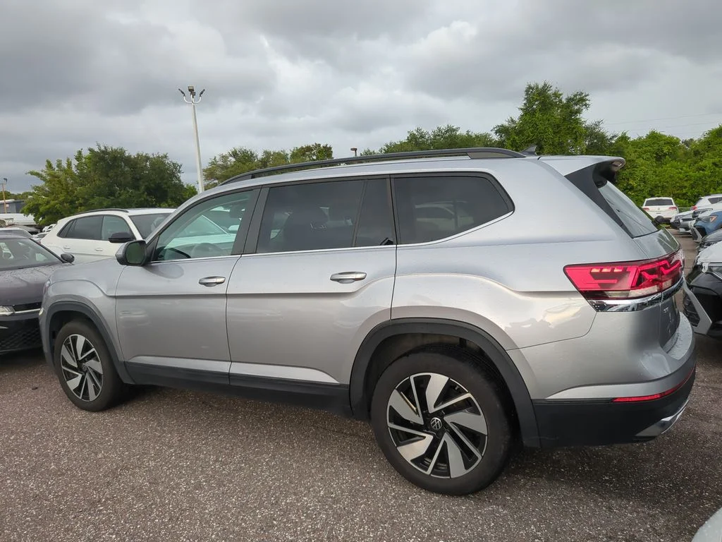 Used 2024 Silver Volkswagen 2.0T SE w/Technology image 4