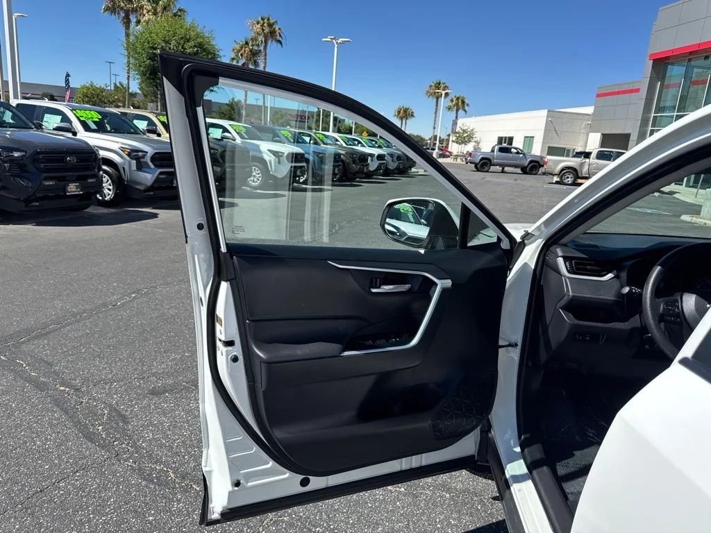 Used 2025 White Toyota XLE image 12