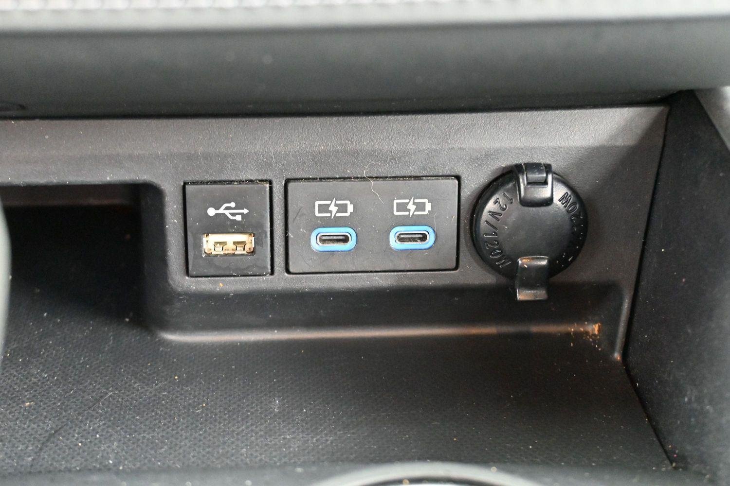 Used 2022 Wind Chill Pearl Toyota XLE image 25