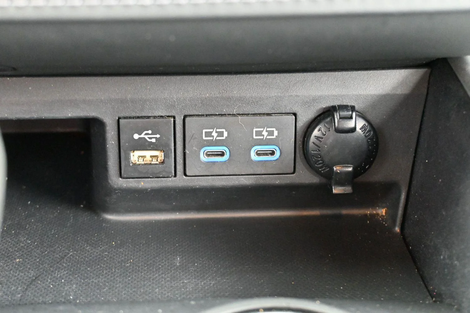 Used 2022 Wind Chill Pearl Toyota XLE image 25