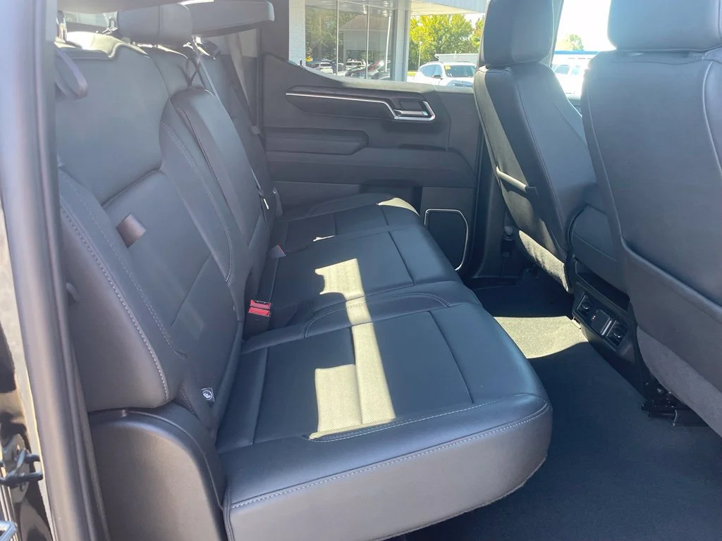 Used 2025 Onyx Black GMC SLT image 20