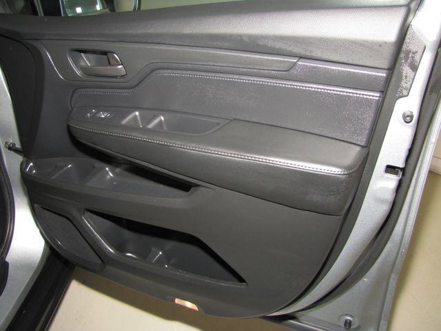 Certified Used 2025 Solar Silver Metallic Honda EX-L image 19