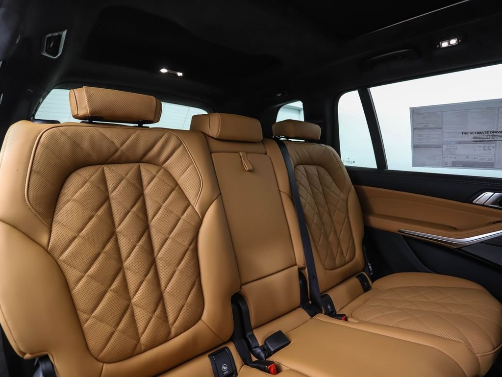 Used 2027 Blue BMW xDrive40i image 34