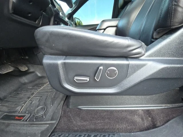 Used 2021 White Ford Limited image 25