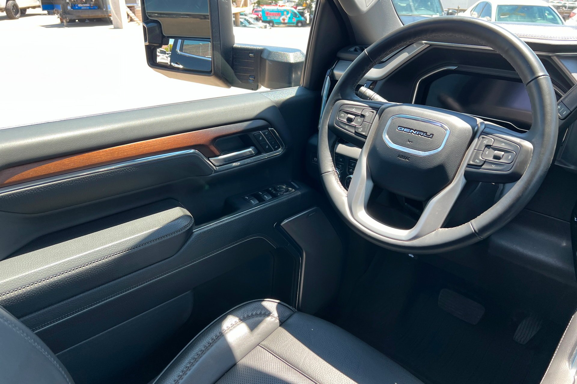 Used 2024 Onyx Black GMC Denali image 12