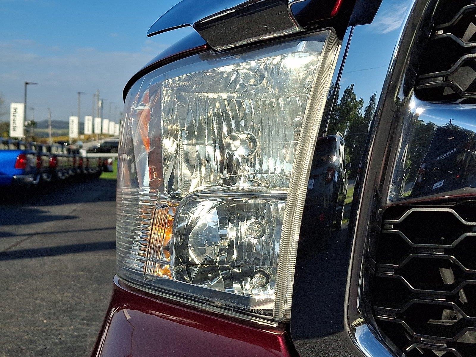 Used 2017 Delmonico Red Pearlcoat Ram SLT image 9