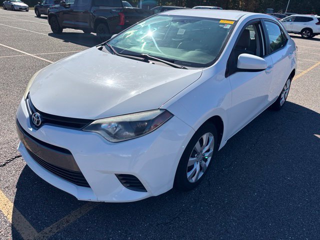 Used 2015 Super White Toyota LE image 3