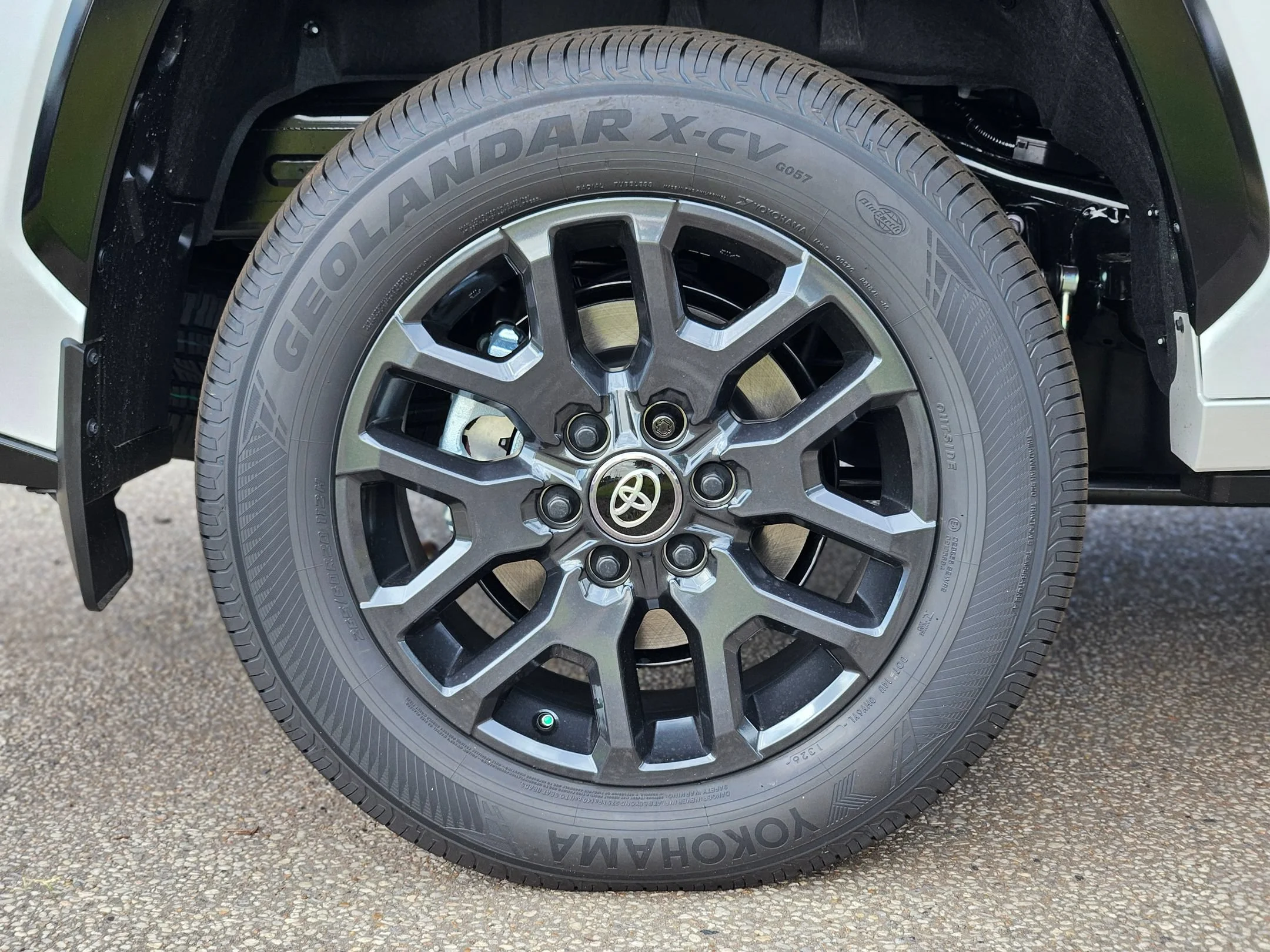 New 2026 Wind Chill Pearl Toyota Platinum image 21