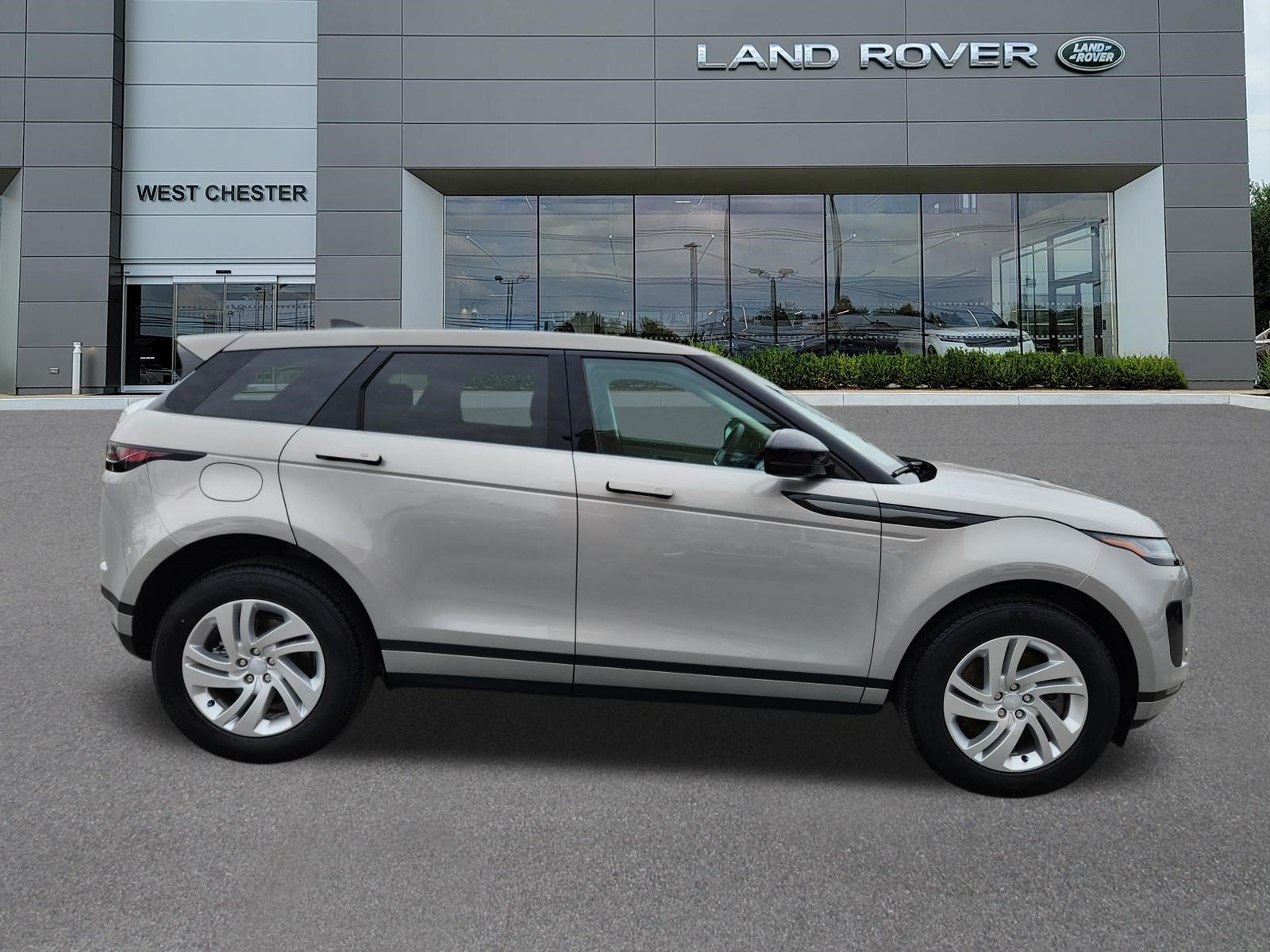 Certified Used 2025 Seoul Pearl Silver Metallic Land Rover S image 6