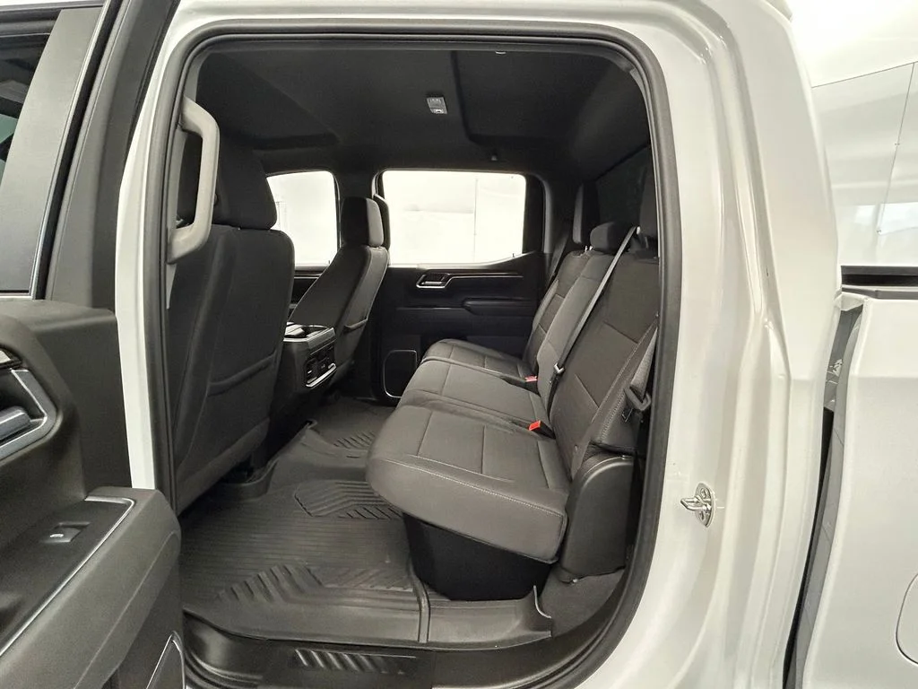 Used 2026 Summit White Chevrolet LT image 19