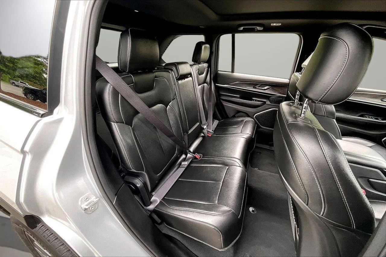 Used 2024 Silver Jeep 4xe image 26