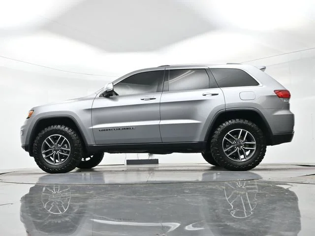 Used 2020 Billet Silver Metallic Clearcoat Jeep Limited image 26