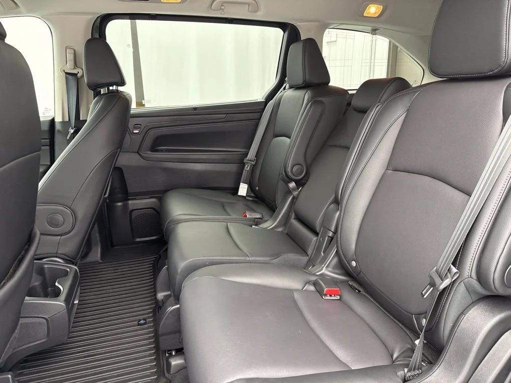 Used 2025 Modern Steel Metallic Honda EX-L image 14