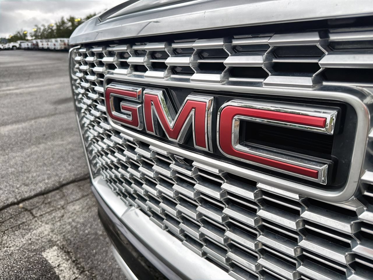 Used 2022 Hunter Metallic GMC Denali image 26