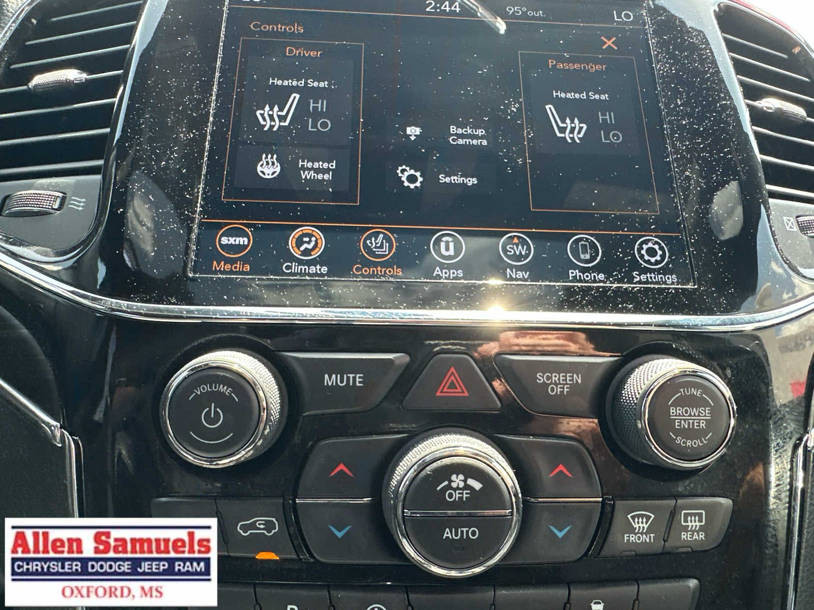 Used 2022 Bright White Clearcoat Jeep Limited image 25