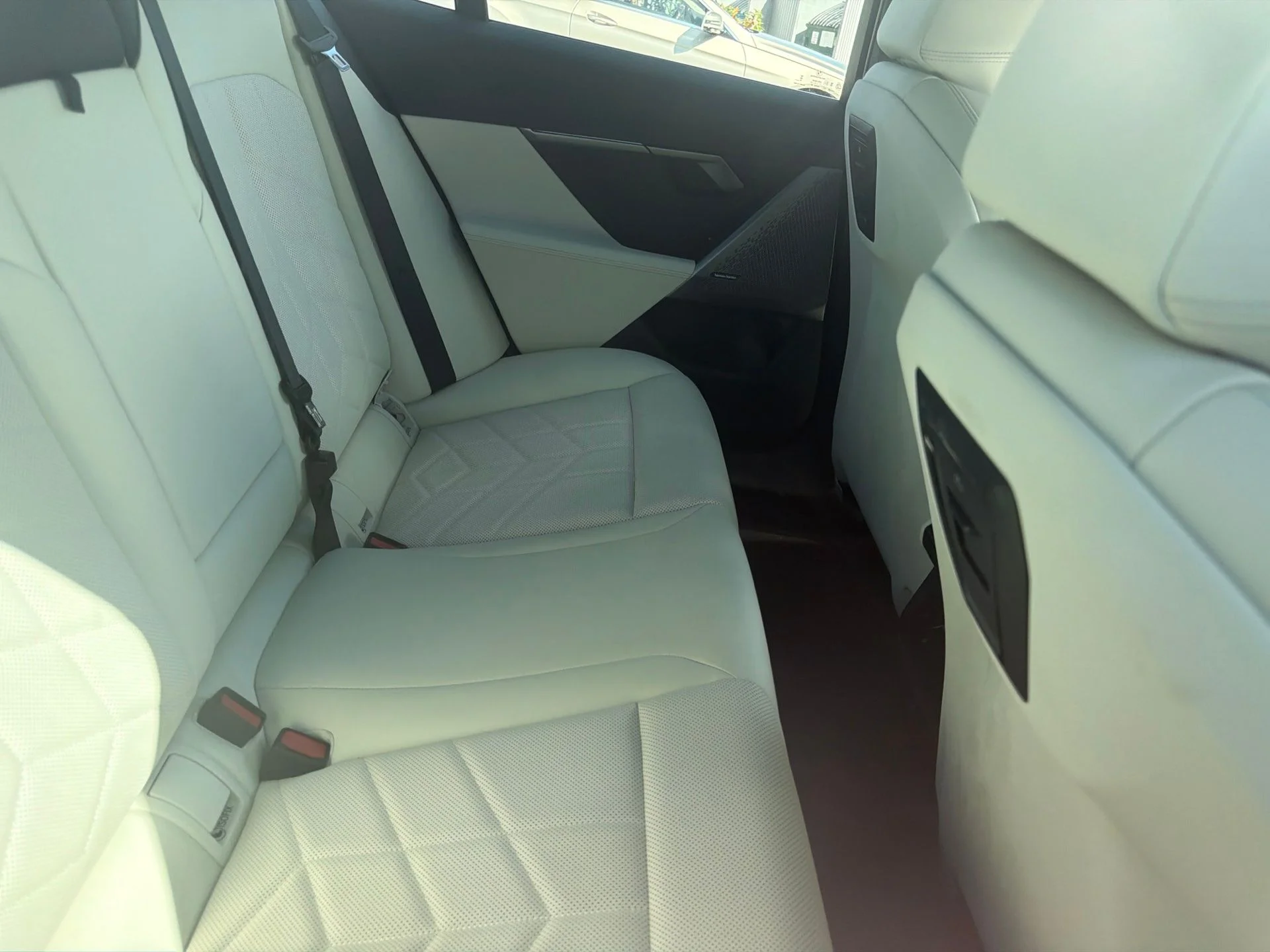 Used 2024 Blue Metallic BMW eDrive40 image 22