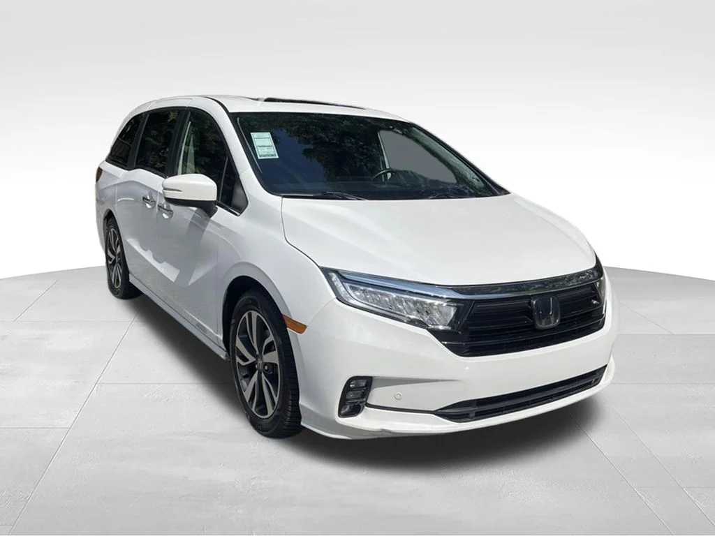 Used 2023 White Honda Touring image 6