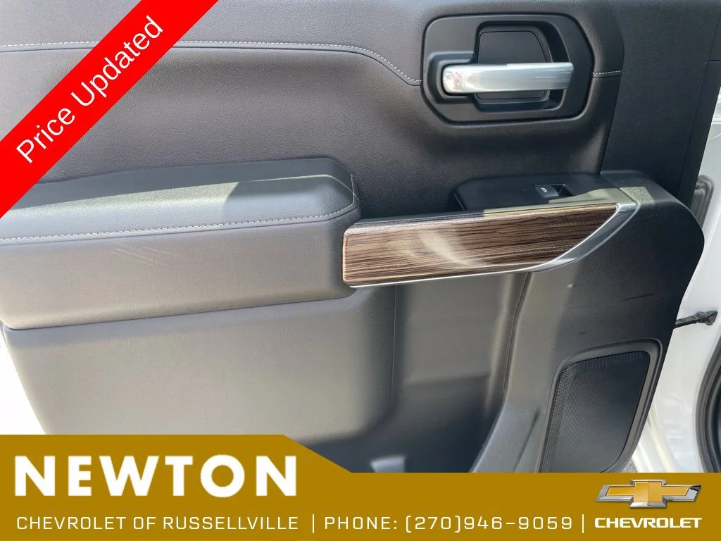 Used 2021 SUMMIT WHITE Chevrolet RST image 33