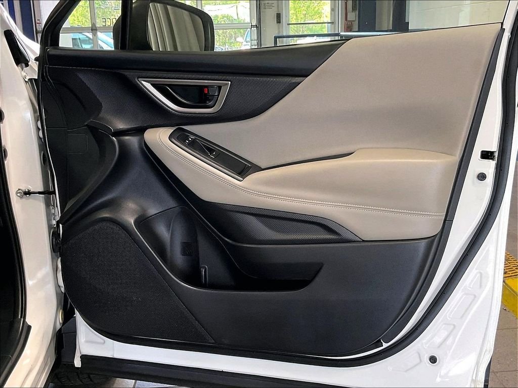 Used 2023 White Subaru Base image 12