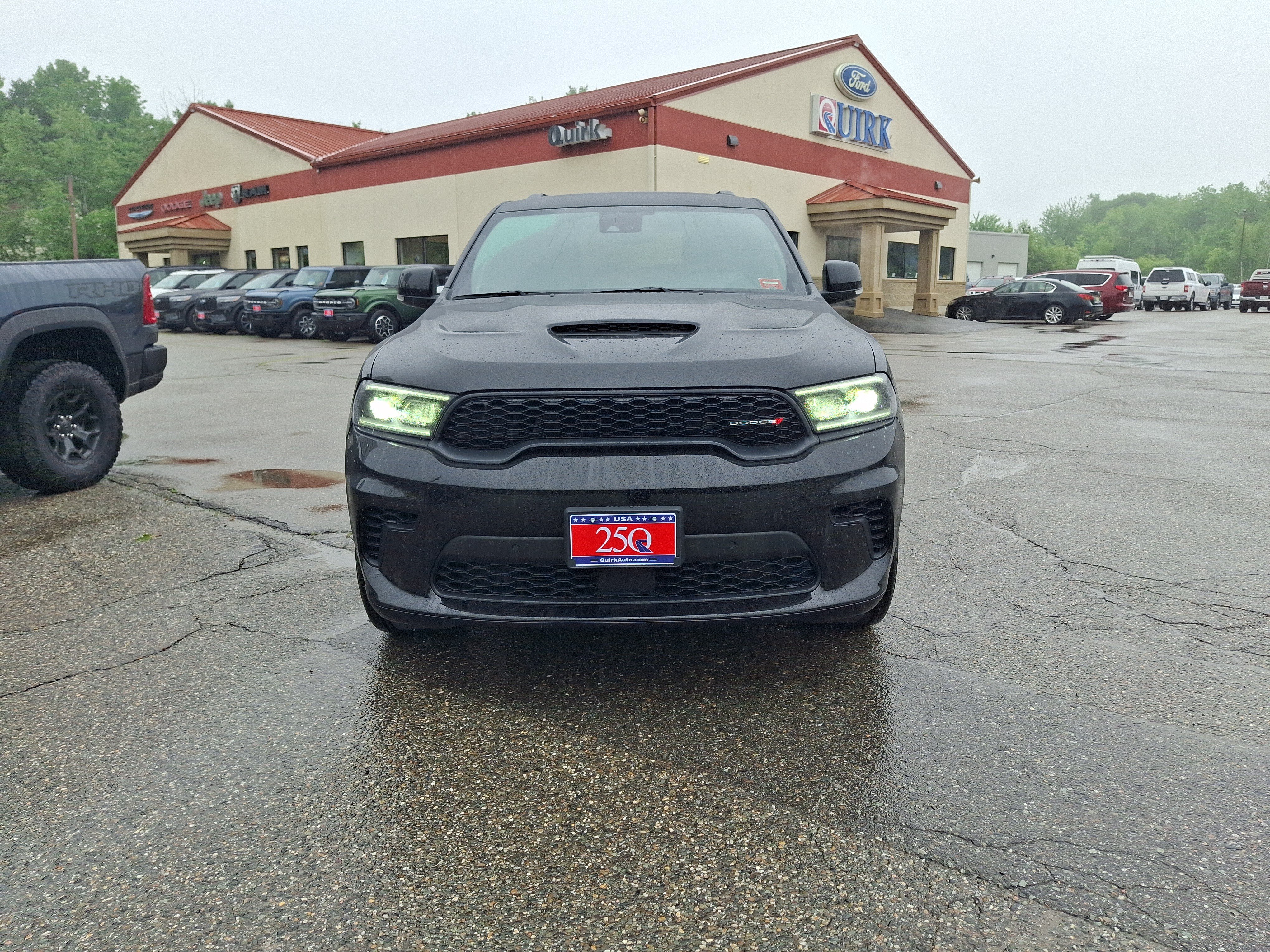 New 2026 Diamond Black Clear-Coat Exterior Paint Dodge GT Plus image 2