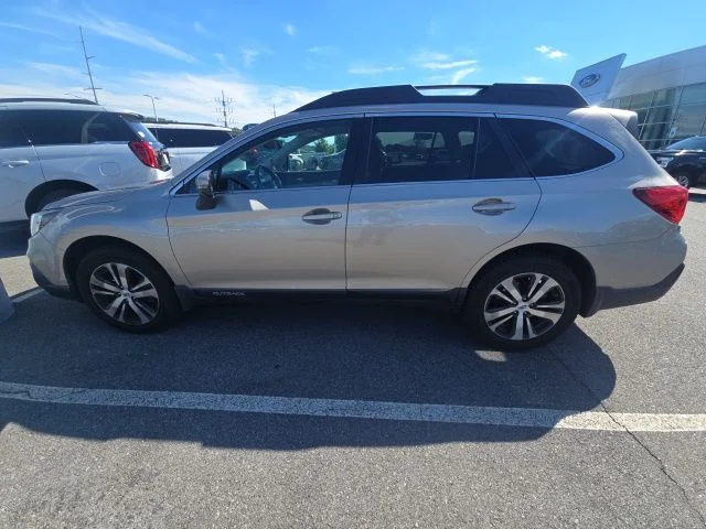 Used 2018 Gray Subaru 2.5i image 2