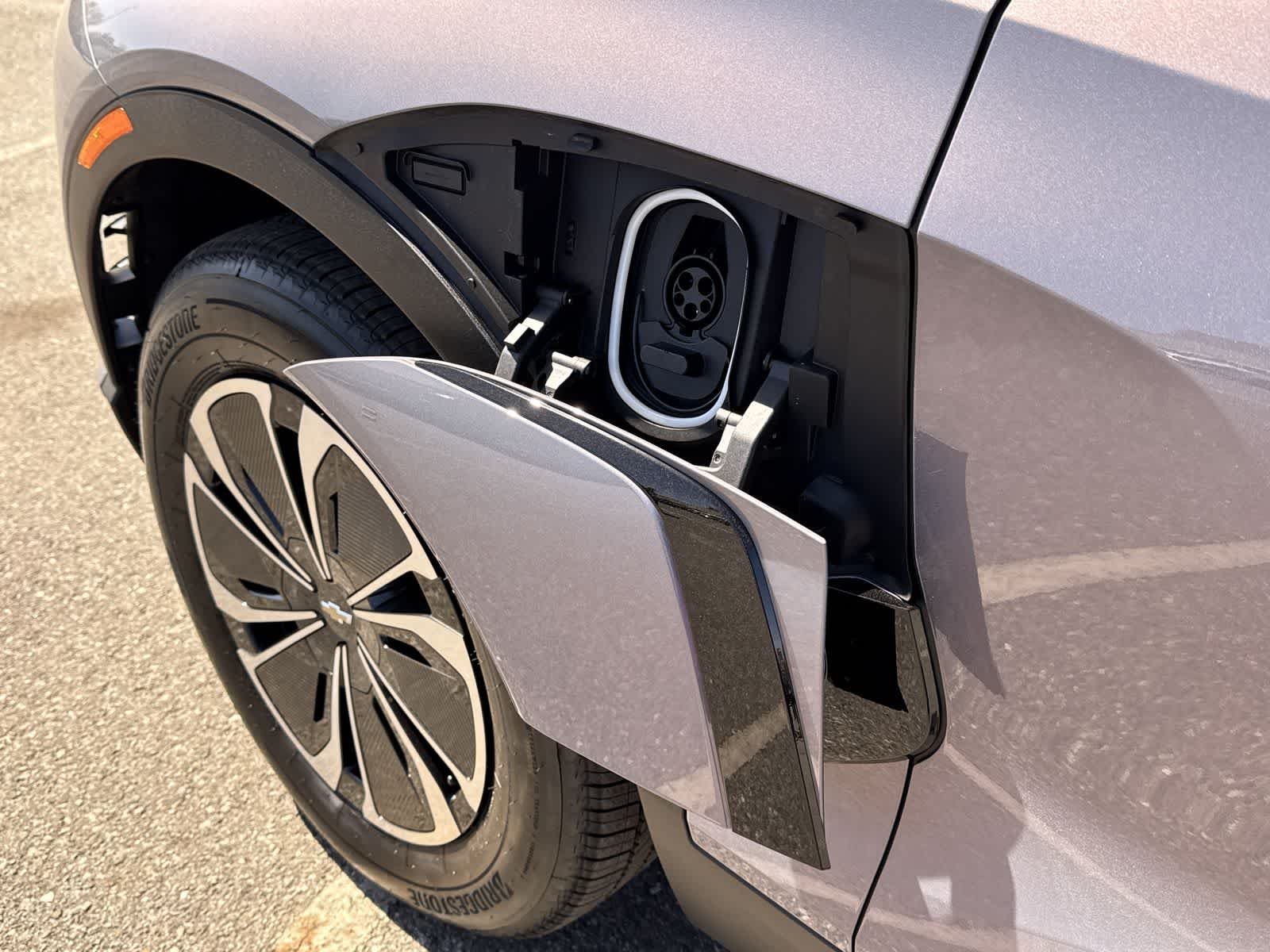 New 2025 Galaxy Gray Metallic Chevrolet LT image 31