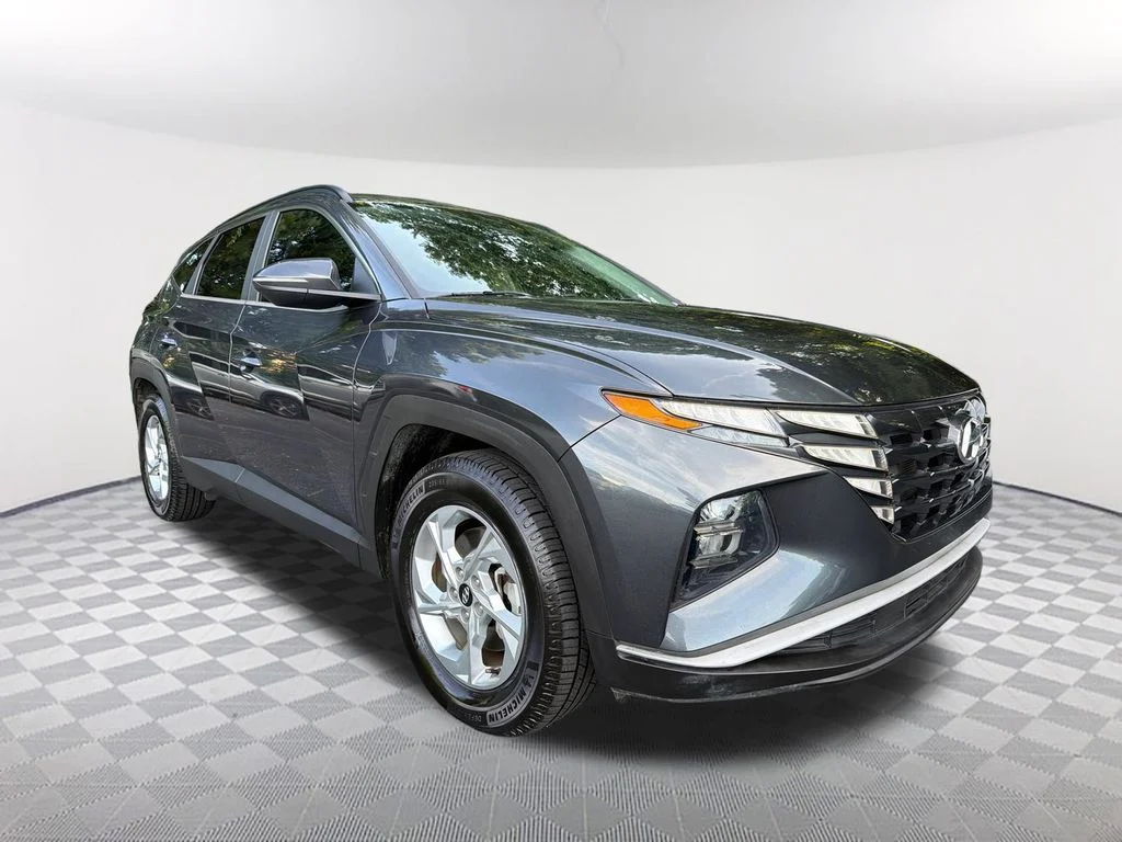 Used 2022 Gray Hyundai SEL image 3