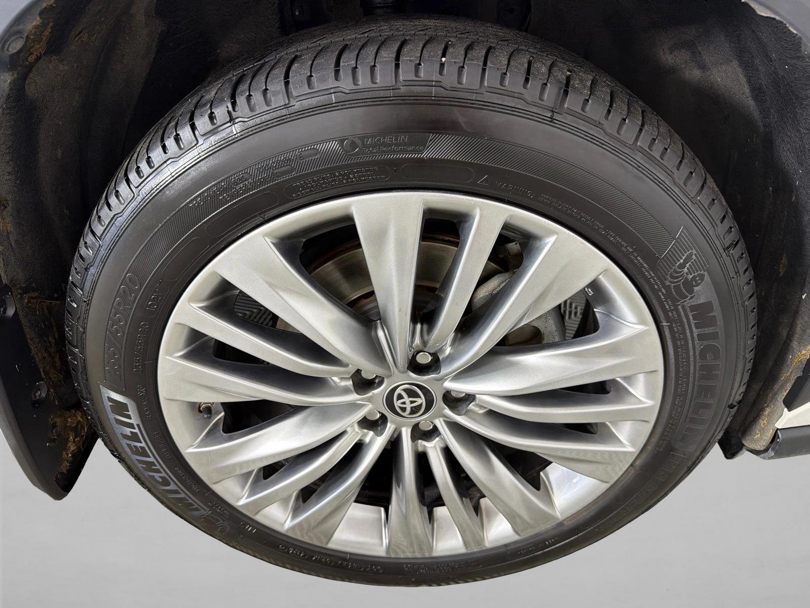 Used 2024 Wind Chill Pearl Toyota Platinum image 14