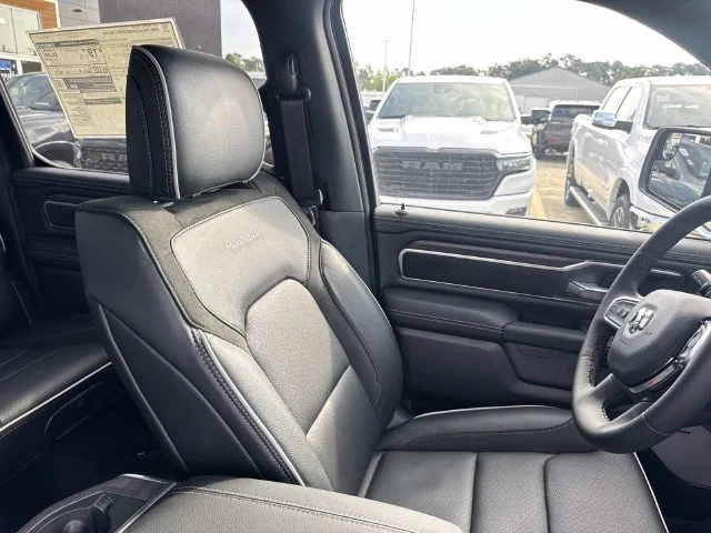 New 2027 Diamond Black Crystal Pearl-Coat Exterior Paint RAM Laramie image 35