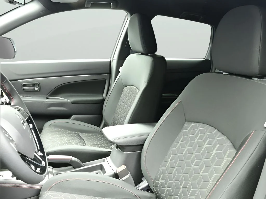 New 2026 White Diamond Mitsubishi Trail Edition image 18