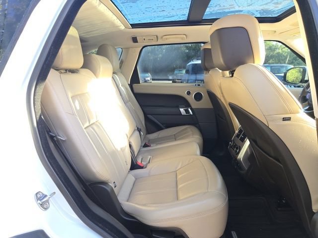 Used 2019 Fuji White Land Rover HSE image 10