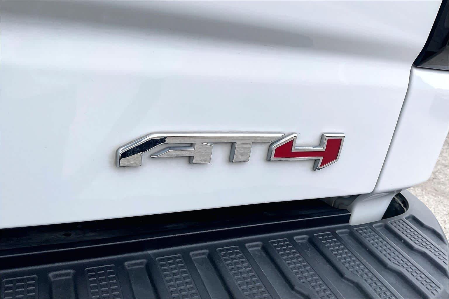 Used 2024 Summit White GMC AT4 image 10