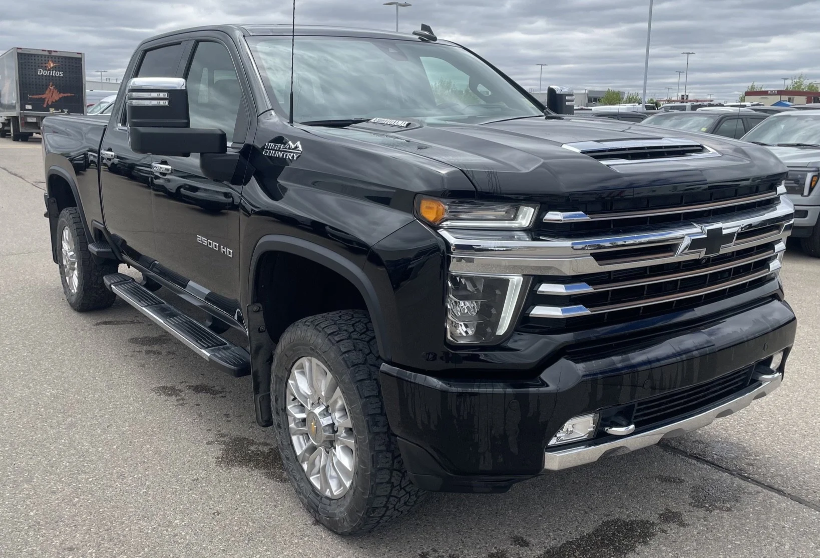 Used 2021 Black Chevrolet Crew Cab  HIGH COUNTRY image 7