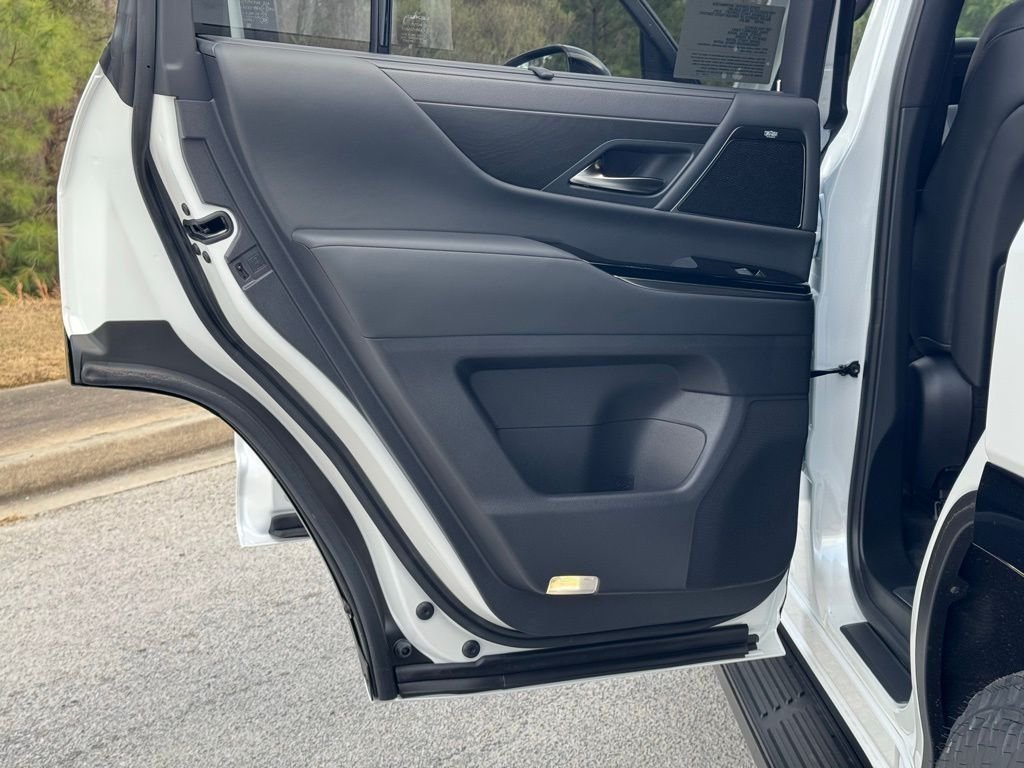 2026 Lexus LX 700h Overtrail - Photo 23