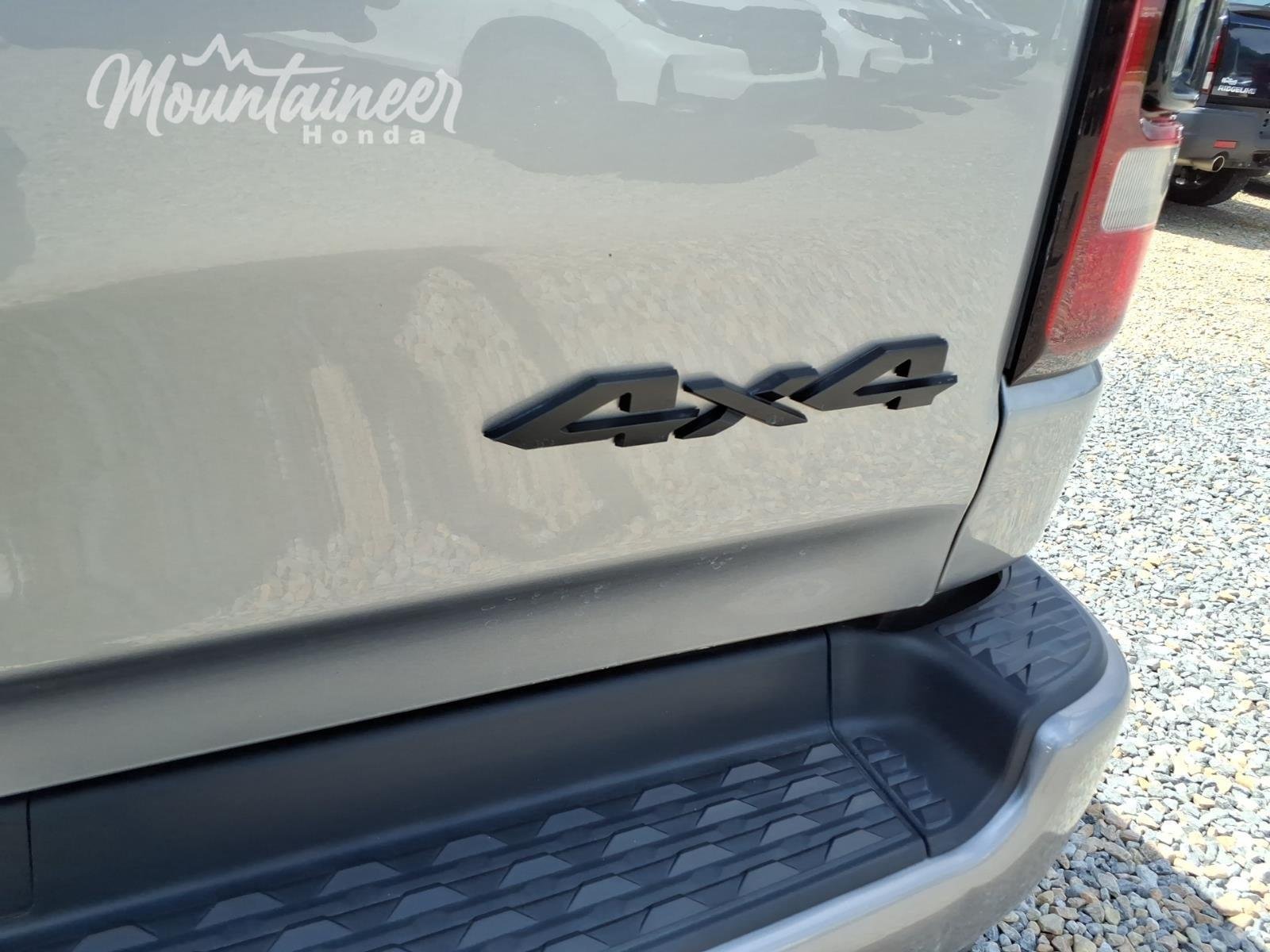 Used 2022 Billet Silver Metallic Clearcoat Ram Laramie image 21